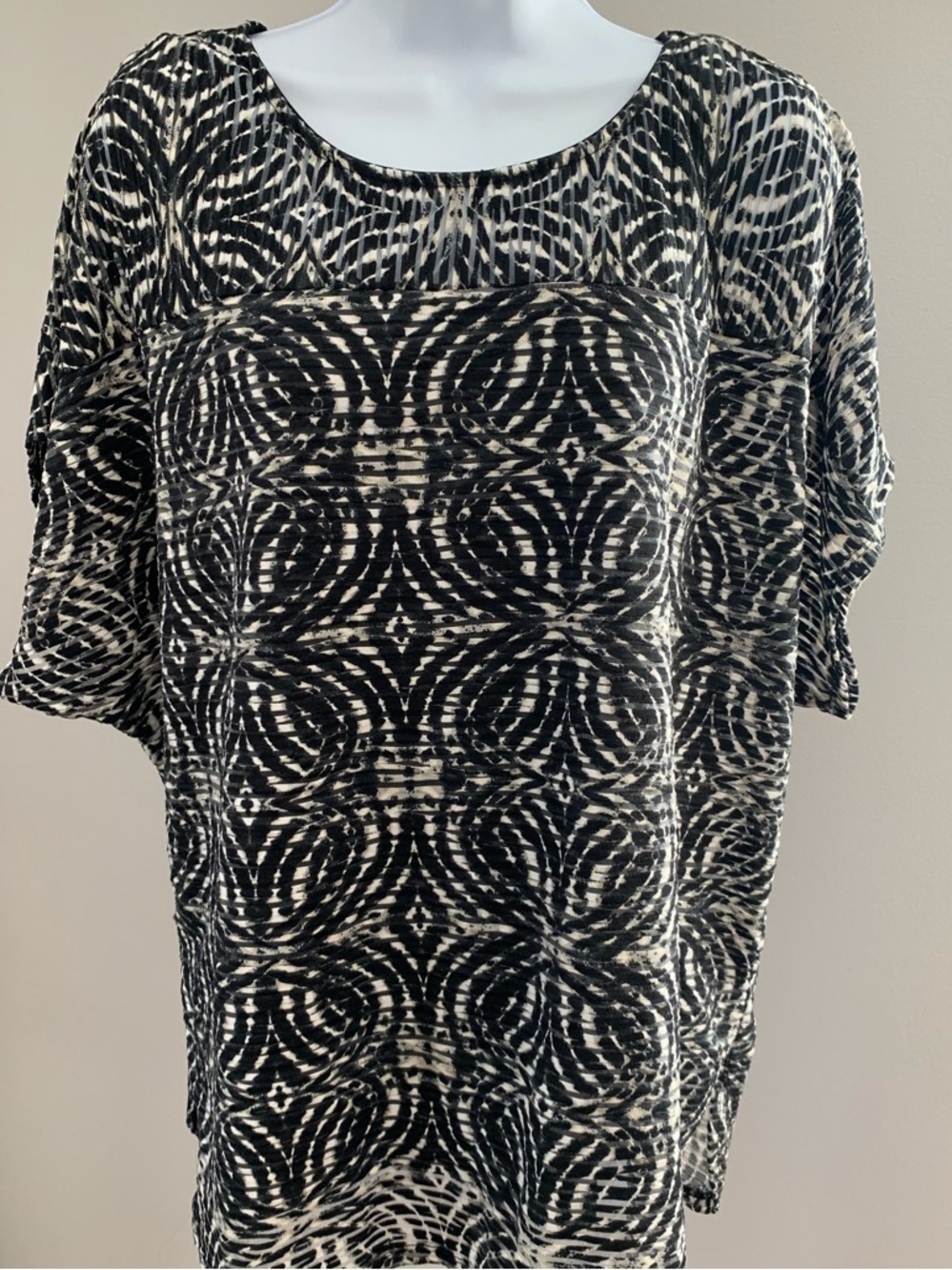 Notations Black & Cream Geometric Overlay With Tank